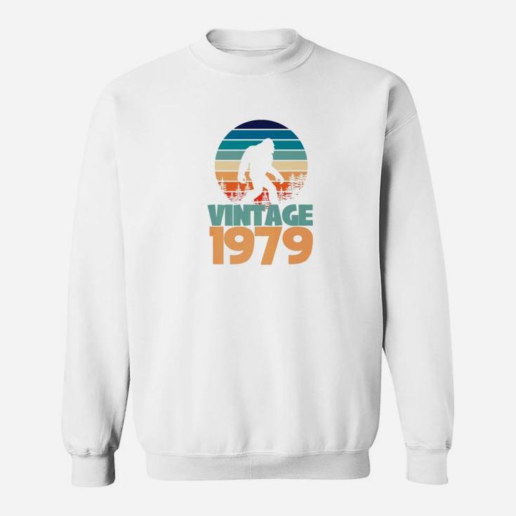 Birthday Vintage 1979 Bigfoot Gift Yeti  Sweat Shirt