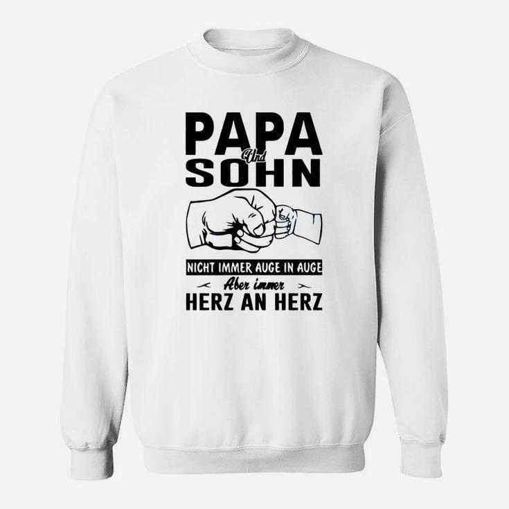 Papa und Sohn Faustgruß Sweatshirt, Herz an Herz Motiv für Väter