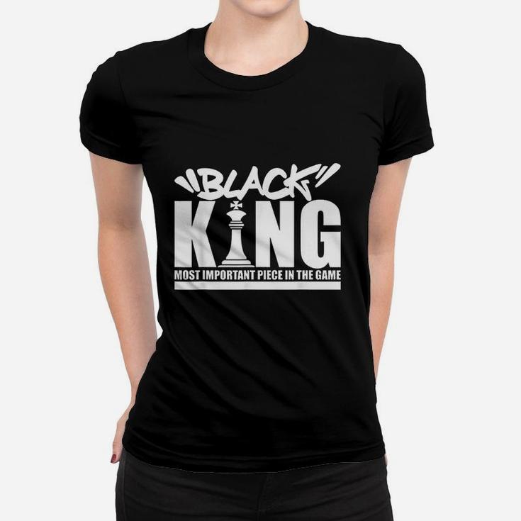 Black King Chess Piece Design Couples King Queen Proud Black Women T-shirt
