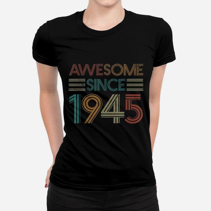 Born In 1945 Retro Vintage 77th Birthday Gifts 77 Years Old  Ladies Tee
