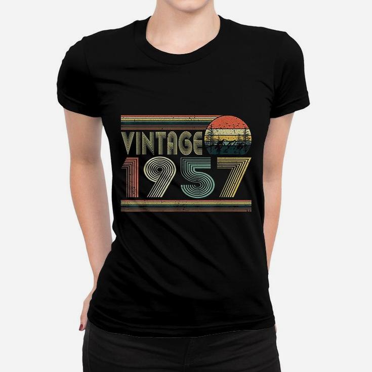 Born In 1957 Retro Vintage 65th Birthday Gifts 65 Years Old Ladies Tee