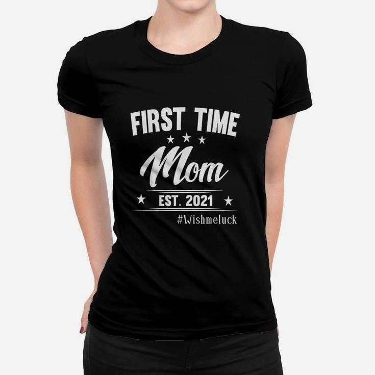 Family 365 First Time Mom Est 2022 Mothers Day New Mom Gift Ladies Tee