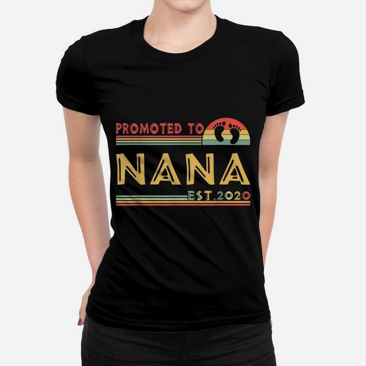 Promoted To Nana Est 2022 Mothers Day Gifts Vintage Retro Ladies Tee