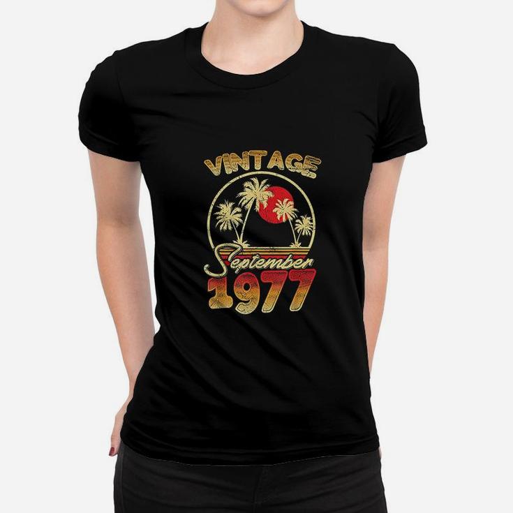 Vintage Sept 1977 Classic 44th Birthday Vacation Gift  Ladies Tee