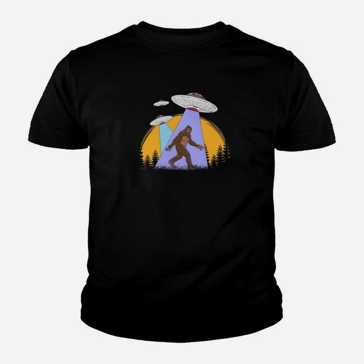 Bigfoot Ufo Abduction - Vintage Believe Retro T-Shirt