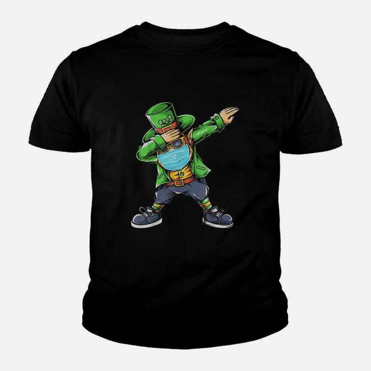 Dabbing St Patrick Day Bearded Man In Glasses And Hat Kid T-Shirt