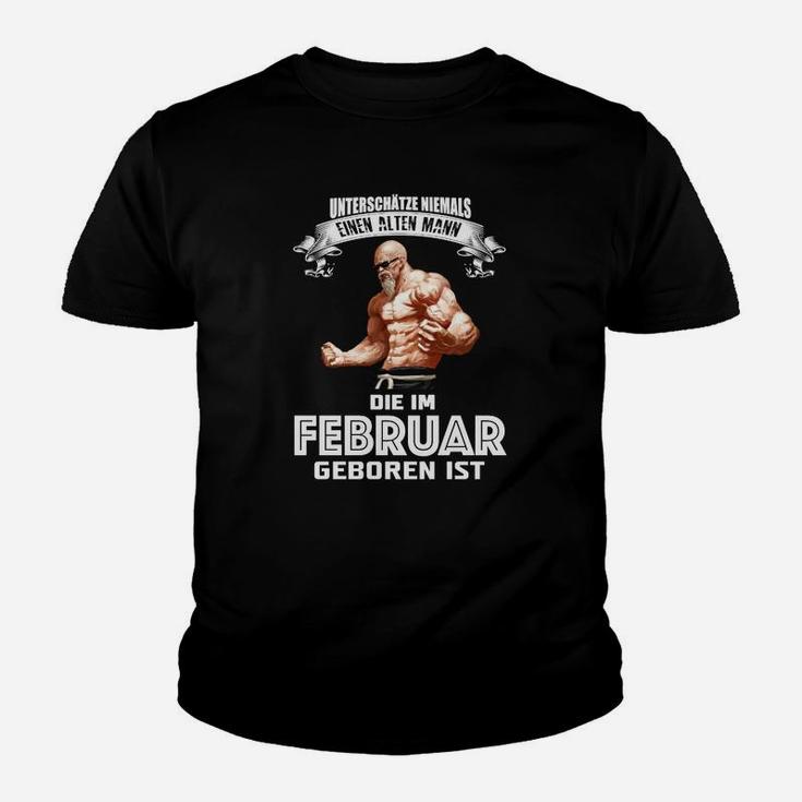 Einen Alten Frau Die Im Mai Geboren Februar Shrit Kinder T-Shirt