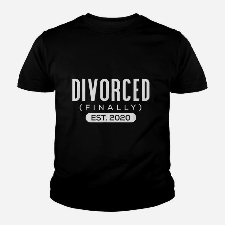 Funny Divorced Est2020 Finally Divorced Divorcee Kid T-Shirt