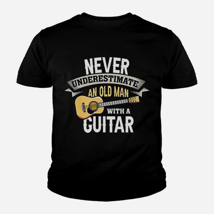 Guitar Never Underestimate An Old Man With A Guitar Kid T-Shirt
