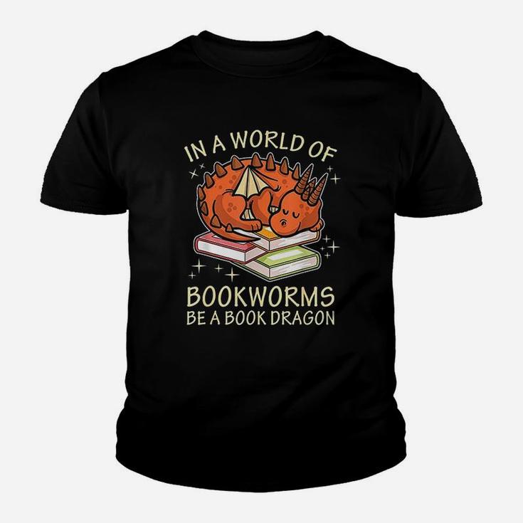 In A World Full Of Bookworms Be A Book Dragon Kid T-Shirt