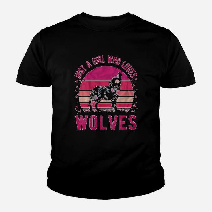 Kids Just A Girl Who Loves Wolves Vintage Retro Gift Kid T-Shirt