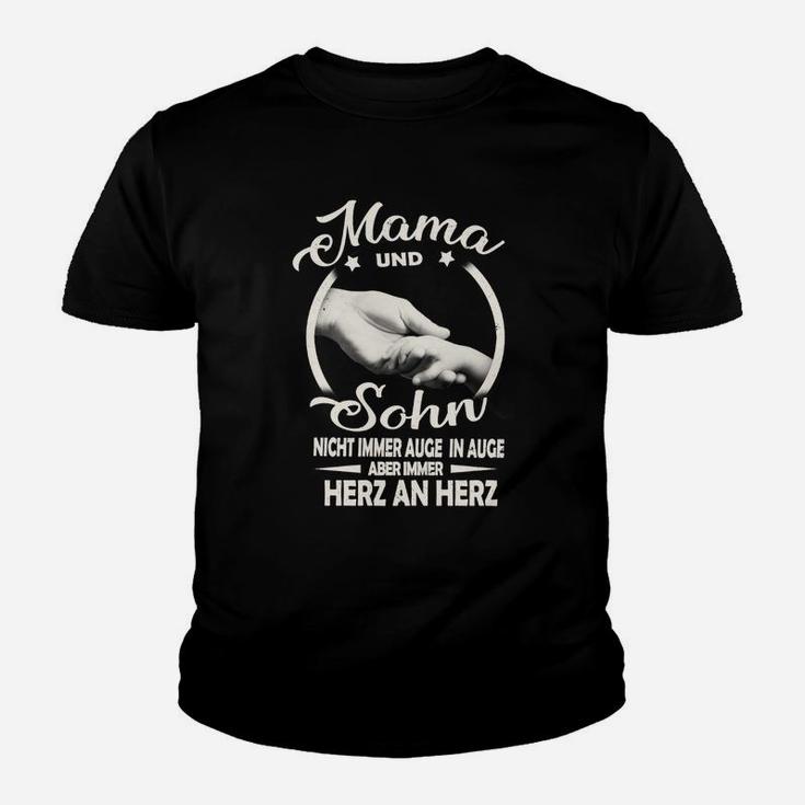 Mama und Sohn Herz an Herz Kinder Tshirt, Liebevolles Design für Mütter