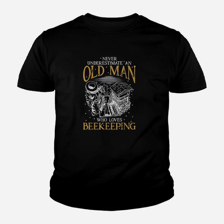 Never Underestimate An Old Man Who Loves Beekeeping Kid T-Shirt