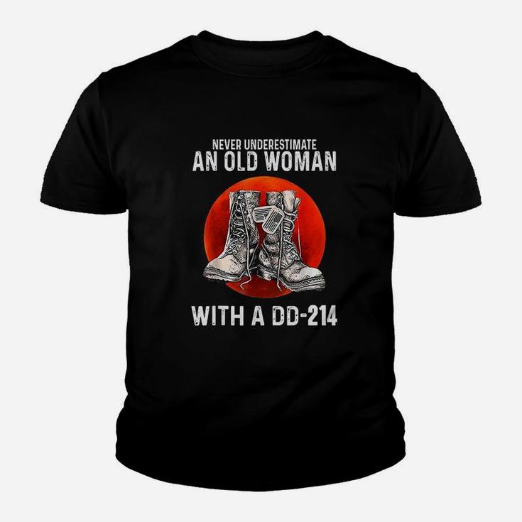 Never Underestimate An Old Woman With A Dd214 Funny Veteran Kid T-Shirt