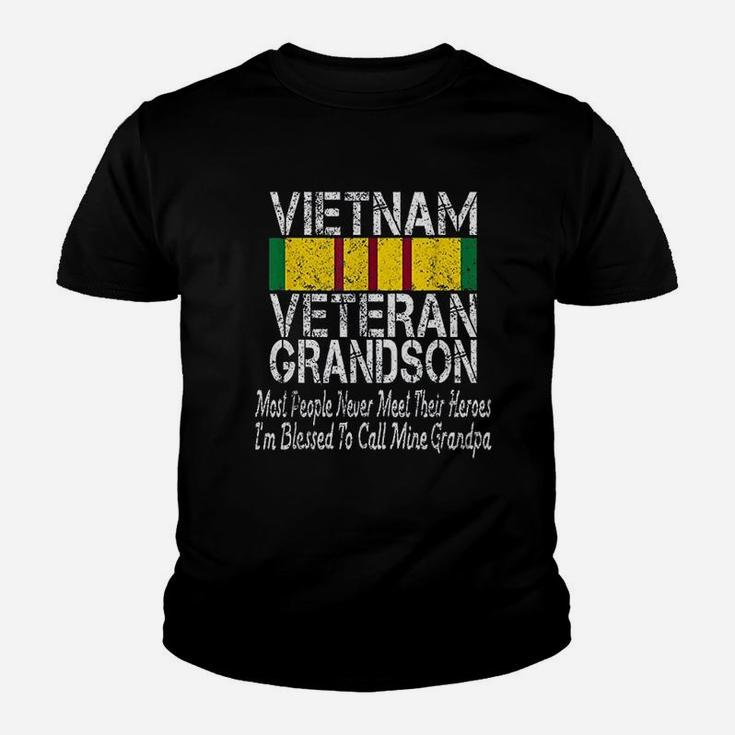 Us Military Family Vietnam Veteran Grandson Gift Kid T-Shirt