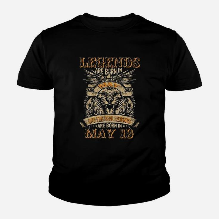 Vintage Legends Are Born In May But The Real Legends Are Born On May 19 Birthday Celebration Men  Kid T-Shirt