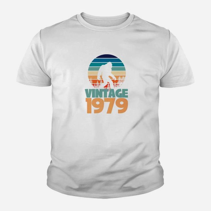 Birthday Vintage 1979 Bigfoot Gift Yeti  Kid T-Shirt