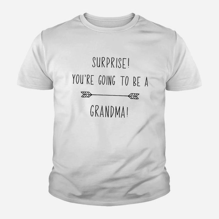 Suprise Pregnancy Announcement Grandma Newborn Kid T-Shirt