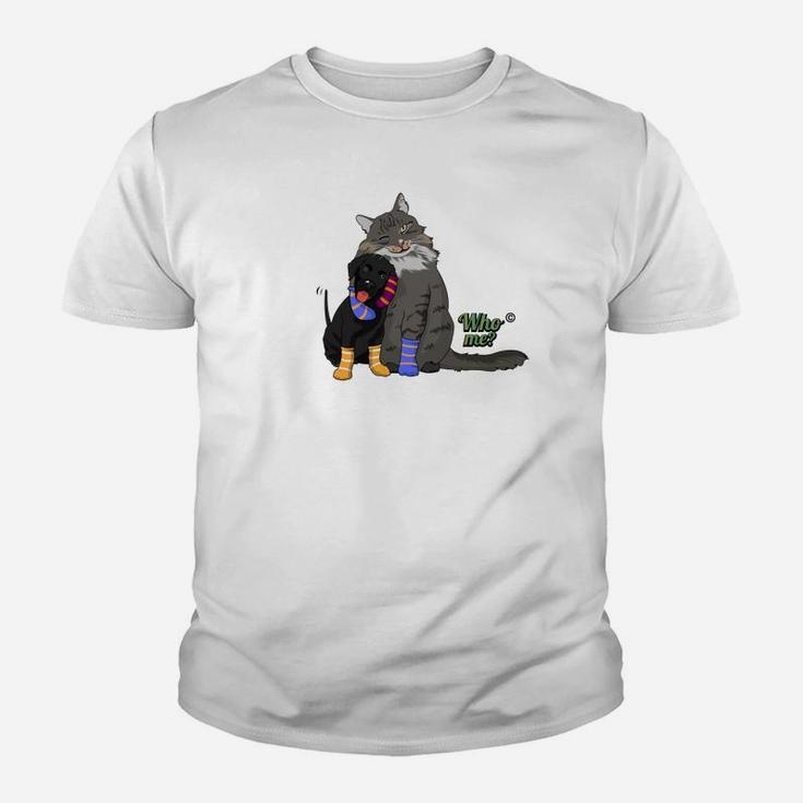 Who Doesnt Love S With A Black Puppy And Gray Cat Kid T-Shirt
