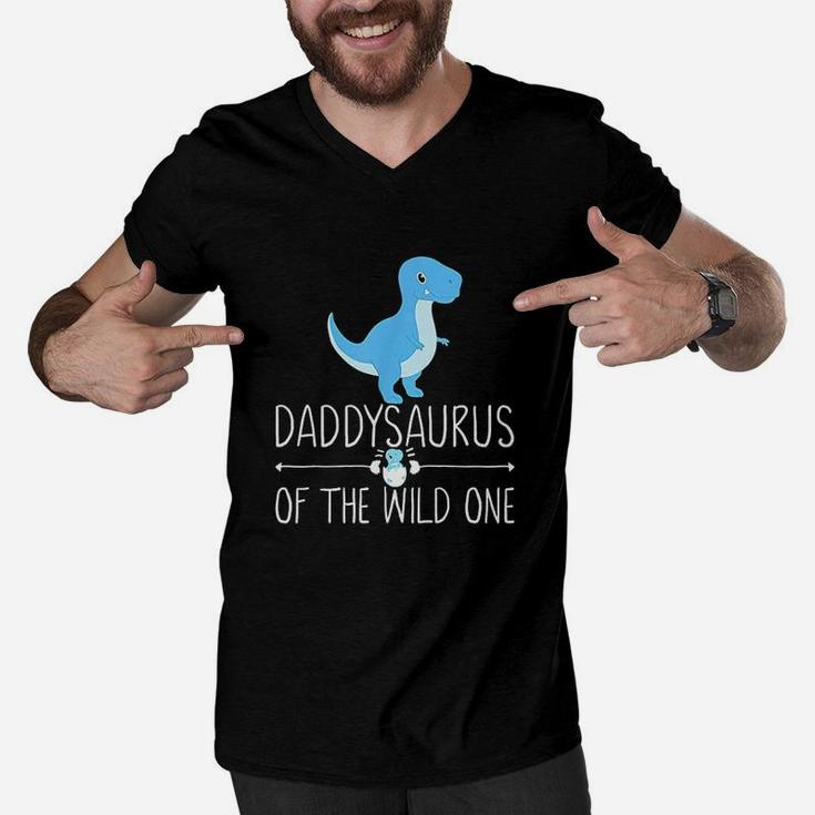 Daddysaurus Rex Daddy Dinosaur With Babysaurus Egg Cute Dads Men V-Neck Tshirt