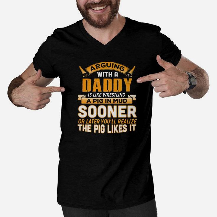 Fathers Day Shirt Arguing With Daddy Is Wrestling Pig Men V-Neck Tshirt