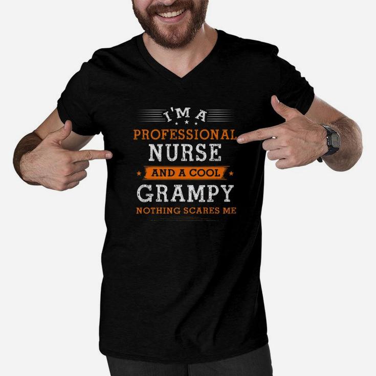 Fathers Day Shirt Im Grampy Nurse Nothing Scare Me Men V-Neck Tshirt