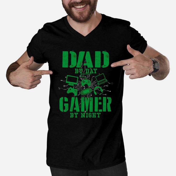 Funny Fathers Day Shirt Dad By Day Gamer By Night Video Game Men V-Neck Tshirt