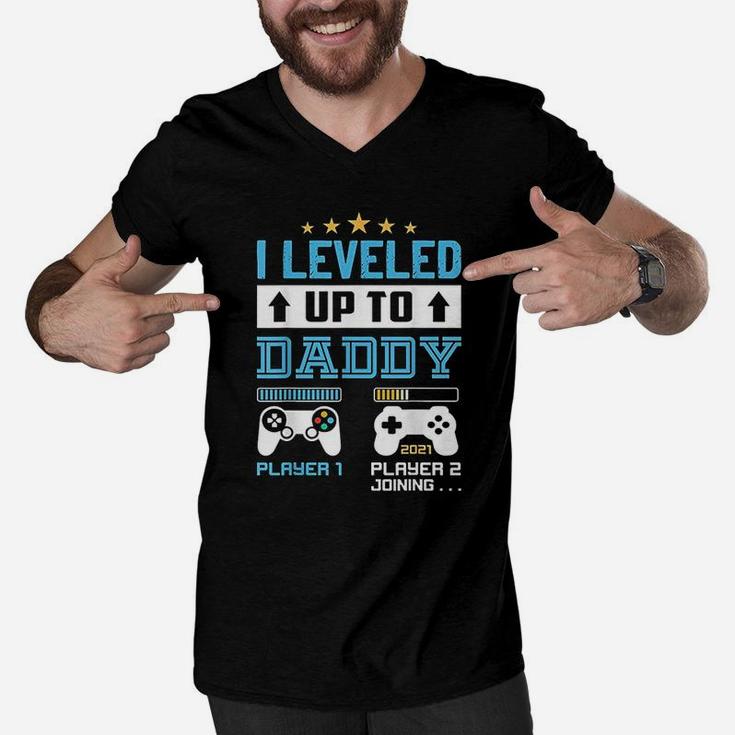 I Leveled Up To Daddy 2021 Funny Soon To Be Dad 2021 Gift Men V-Neck Tshirt