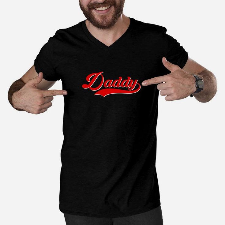 Mens Daddy Classic Baseball Fathers Day Dad Men Gift Men V-Neck Tshirt