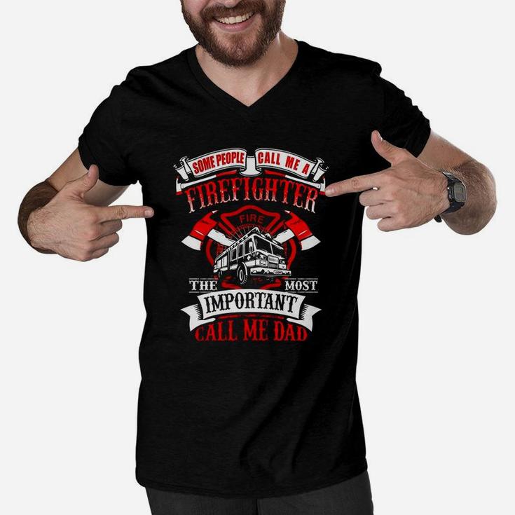 Mens Firefighter Dad Fathers Day Gift For FiremanShirt Men V-Neck Tshirt