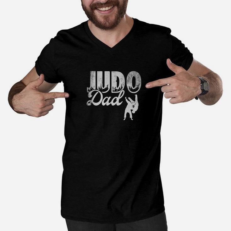 Mens Funny Judo Dad Fathers Day Gifts For Men Men V-Neck Tshirt