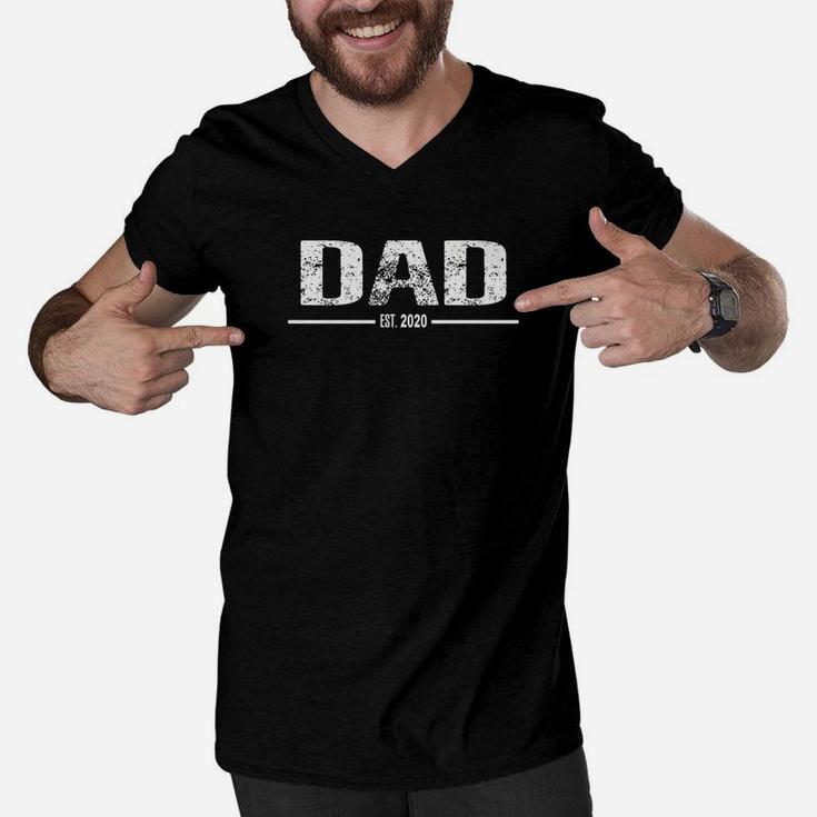 Mens Promoted To Daddy Est 2020 Shirt First Time Daddy Men V-Neck Tshirt