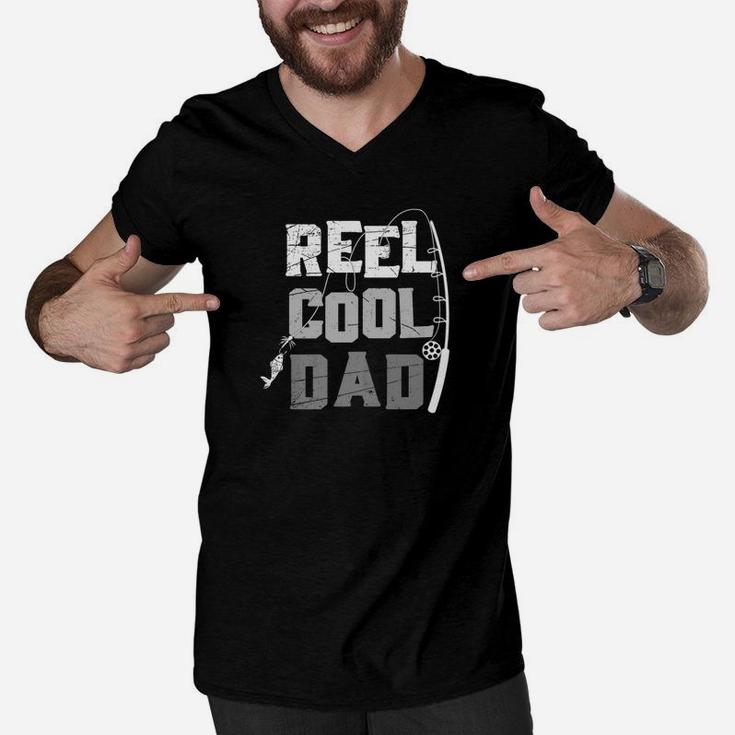 Mens Reel Cool Dad Fishing Daddy Fathers Day Gift Men V-Neck Tshirt