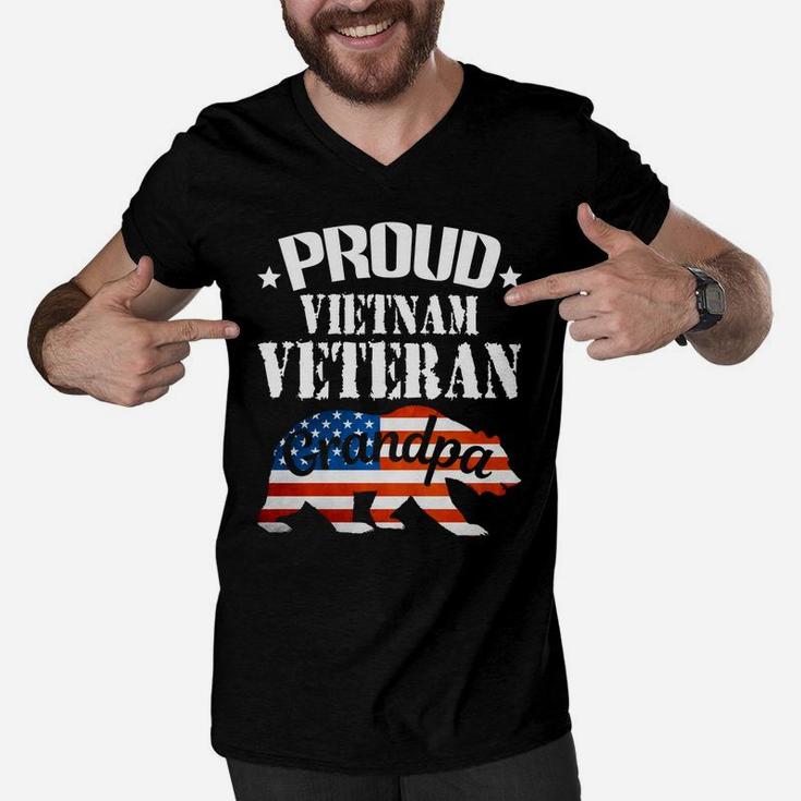 Mens Vietnam Veterans Fathers Day Proud Grandpa Bear Men V-Neck Tshirt