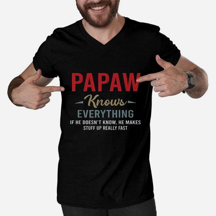 Papaw Knows Everything Cool Fathers Day Papaw Men V-Neck Tshirt