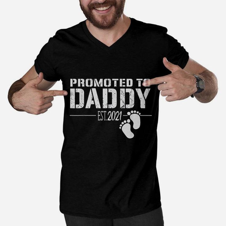 Promoted To Daddy 2021 Funny Gift For New Dad First Time Dad Men V-Neck Tshirt