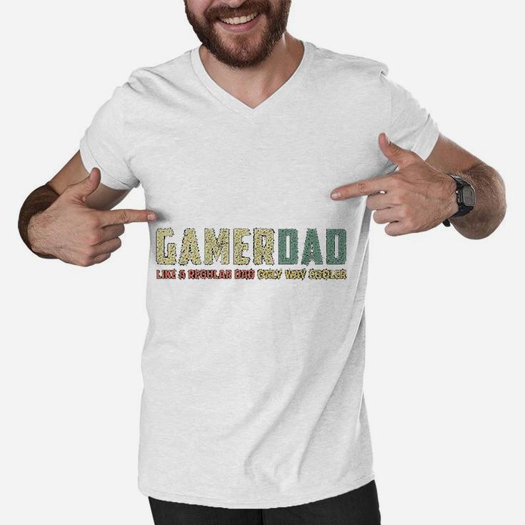 Funny Gamer Dad Retro Fathers Day Men V-Neck Tshirt