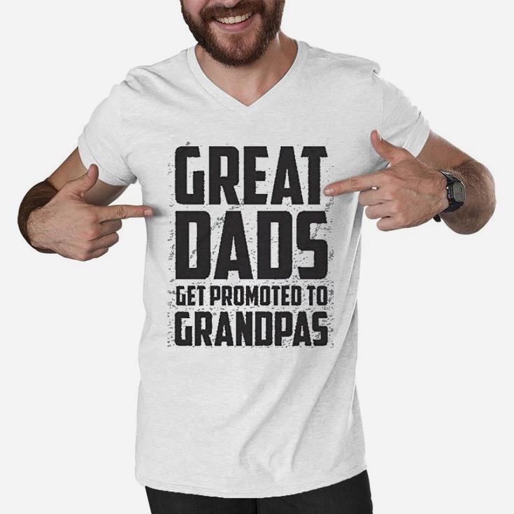 Grandparent Great Dads Get Promoted To Great Grandpa Men V-Neck Tshirt