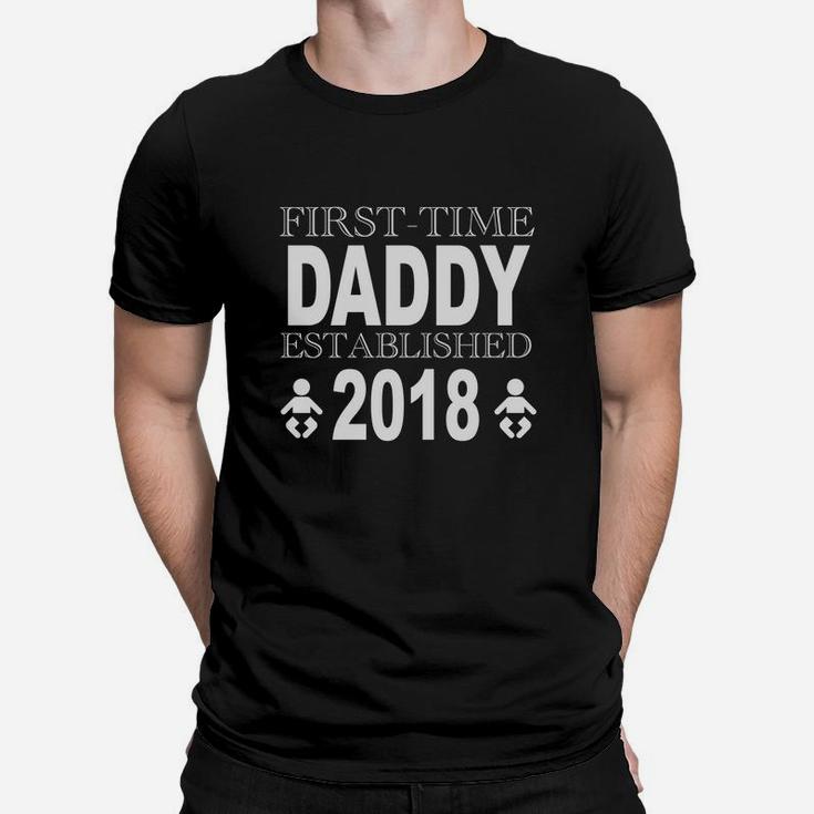 Fathers Day New Daddy First Time Dad Gift Idea T-Shirt