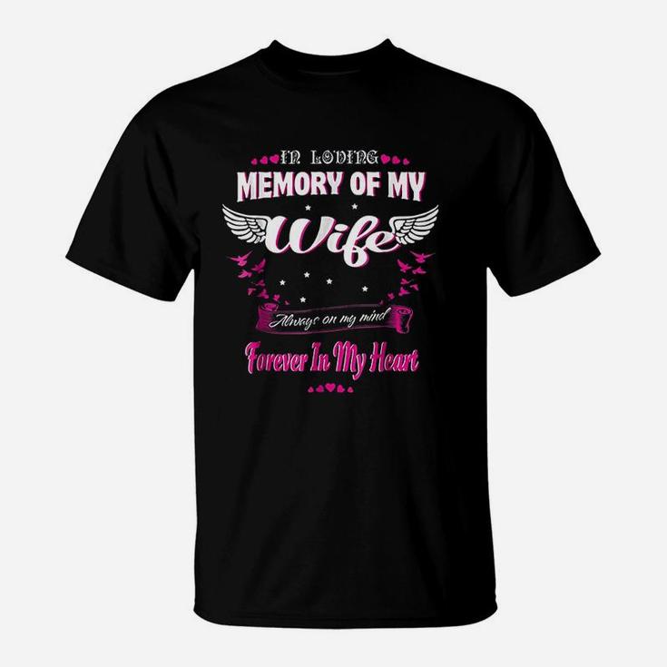 In Loving Memory Of My Wife My Wife Lives In Heaven T-Shirt