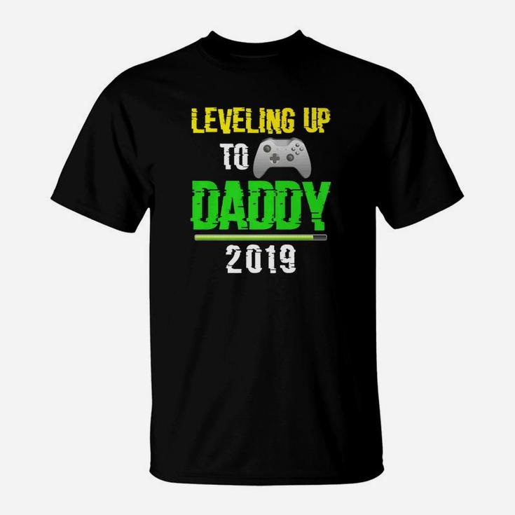 Leveling Up To Daddy 2019 Promoted To Dad Video Game Premium T-Shirt