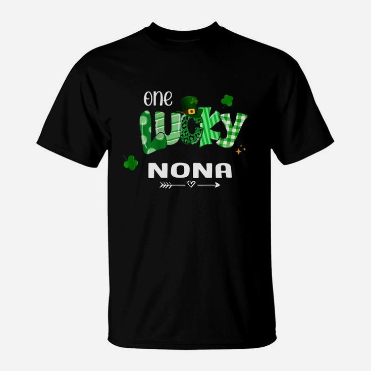 One Lucky Nona Shamrock Leopard Green Plaid St Patrick Day Family Gift T-Shirt