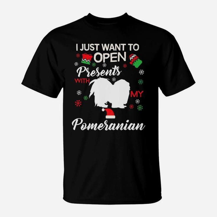 Pomeranian Christmas Clothes Open Presents Dog Gift Clothing T-Shirt