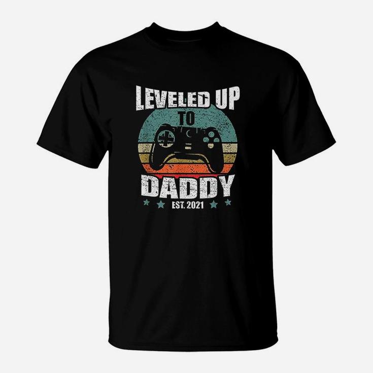 Promoted To Dad Funny Leveled Up To Daddy Est 2021 T-Shirt