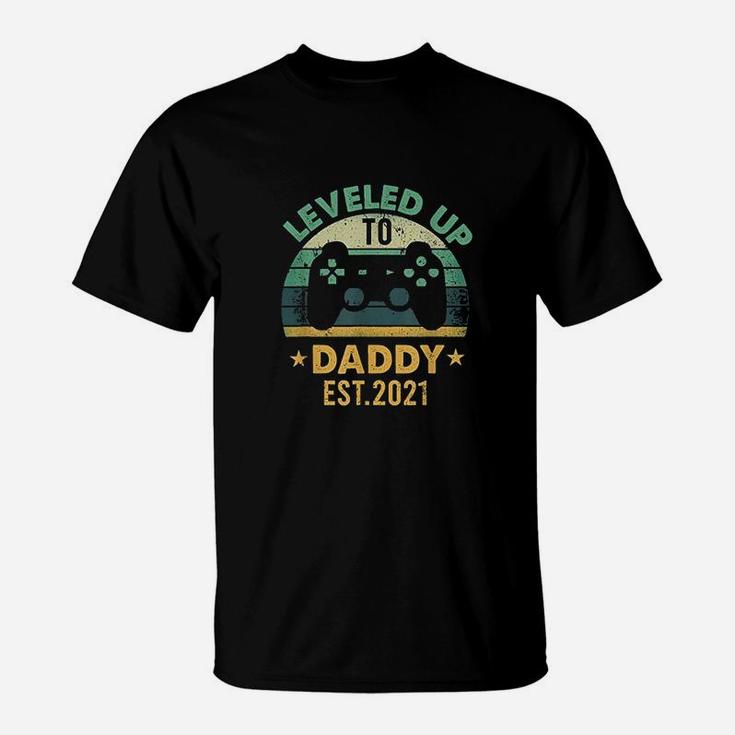 Promoted To Daddy Est 2021 Leveled Up To Daddy T-Shirt