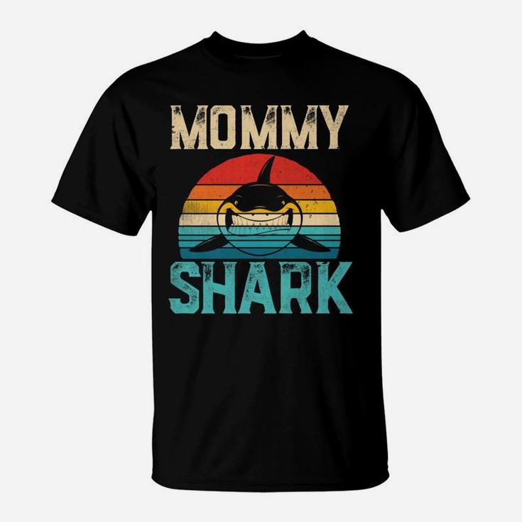 Vintage Mommy Shark Mommy Gift Halloween Christmas T-Shirt