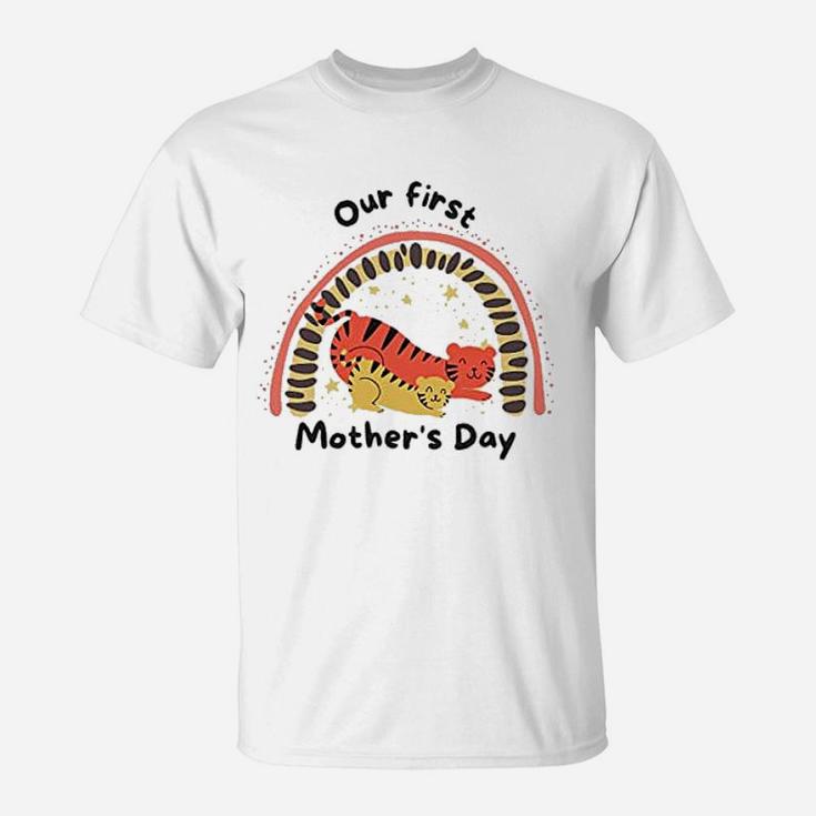 1st Mothers Day Tiger Animal Lover First Mothers Day T-Shirt