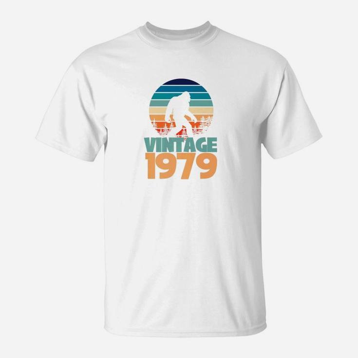Birthday Vintage 1979 Bigfoot Gift Yeti  T-Shirt
