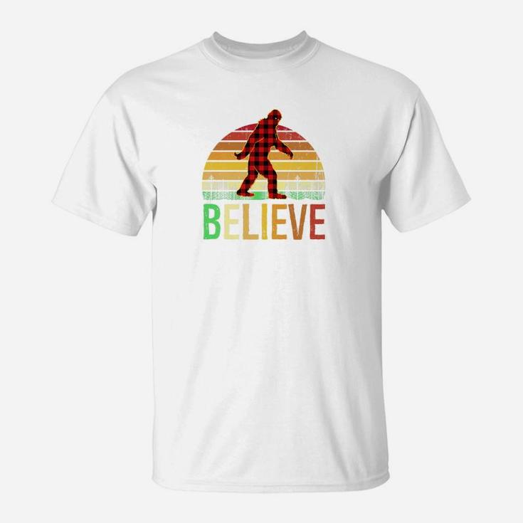 Buffalo Plaid Bigfoot Believe Christmas Xmas Gift T-Shirt