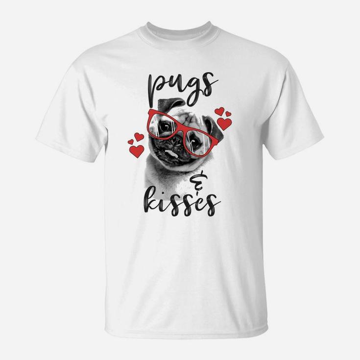 Pugs And Kisses Red Hearts Valentines Graphic T-Shirt